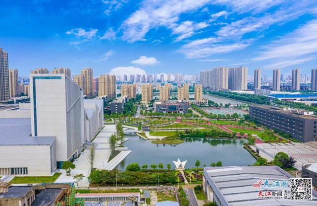 江西建设职业技术学校，江西建设职业技术学院是公办还是民办大学（江西建设职业技术学院校园风采）