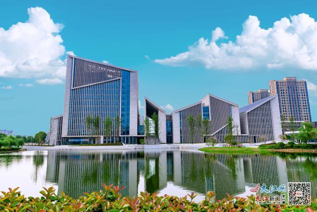 江西建设职业技术学校，江西建设职业技术学院是公办还是民办大学（江西建设职业技术学院校园风采）