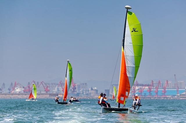 什么的帆船，什么的帆船填动词（体验帆船迎“六一”）