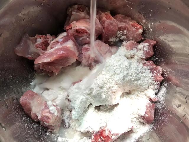 蒜蓉怎么做最香，蒜蓉怎么做才香（是我吃过最好吃的蒜蓉蒸排骨）