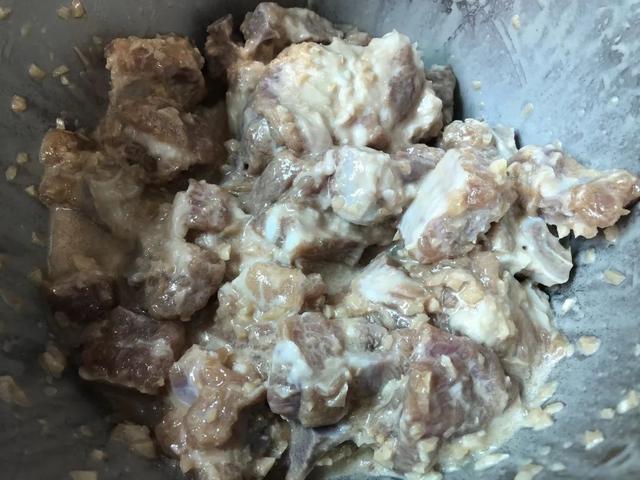 蒜蓉怎么做最香，蒜蓉怎么做才香（是我吃过最好吃的蒜蓉蒸排骨）