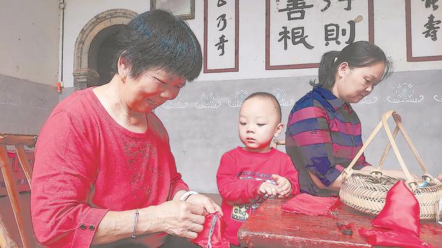 粽子节是几月几号，粽子节是几月几号英文（吃粽子、挂艾叶、戴香包）