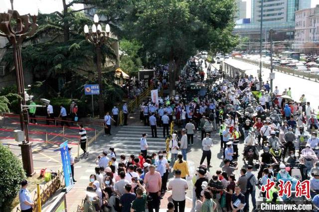 山东2020年夏季高考有多少人，山东2020年夏季高考报名人数（山东2022年夏季高考拉开大幕）