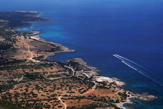 星月国旗是哪些国家，红色的星月旗是哪个国家的国旗（时间之河的幸存者相聚于此）