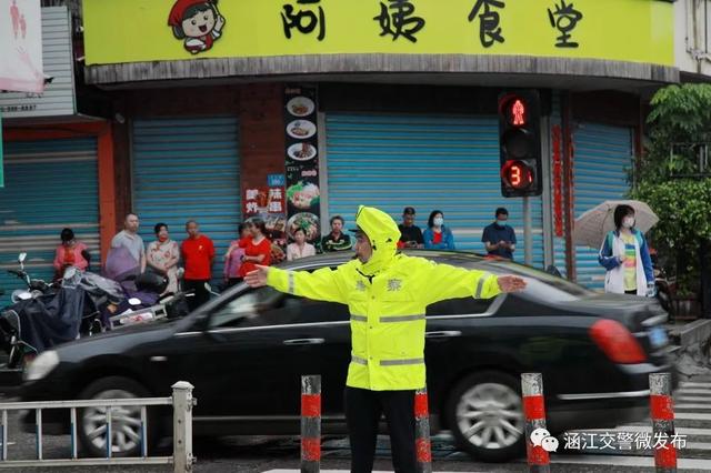 加油！考试季！，加油期末考试（丨护航高考 交警同行图片）