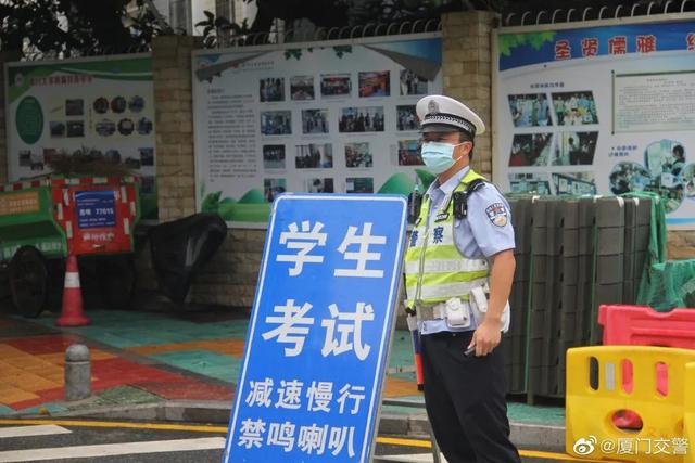 加油！考试季！，加油期末考试（丨护航高考 交警同行图片）
