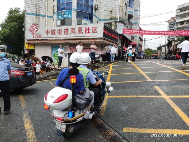 加油！考试季！，加油期末考试（丨护航高考 交警同行图片）