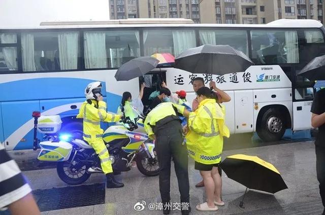 加油！考试季！，加油期末考试（丨护航高考 交警同行图片）