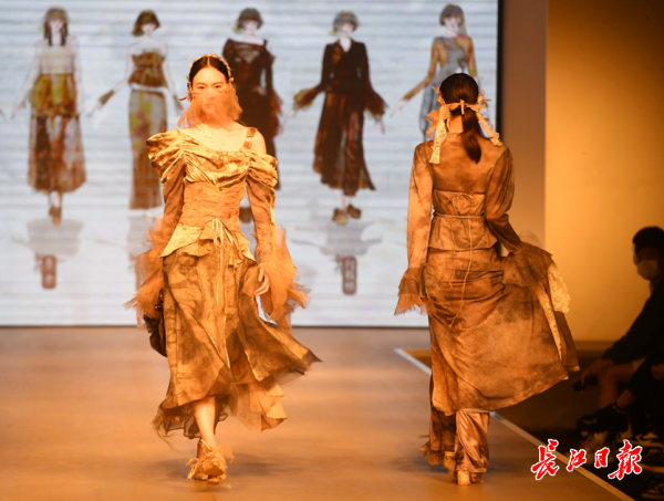 武汉纺织大学服装学院(武汉纺织大学什么档次)