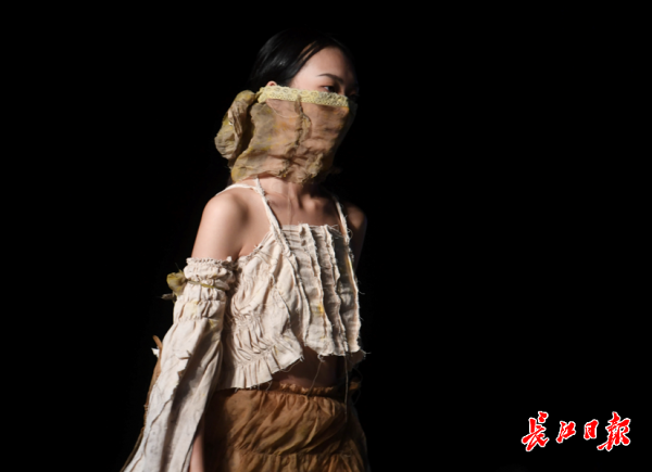 武汉纺织大学服装学院(武汉纺织大学什么档次)