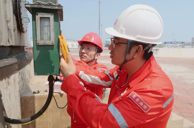 十不吊的内容是什么，起重机十不吊口诀（他们把安全责任扛在肩）