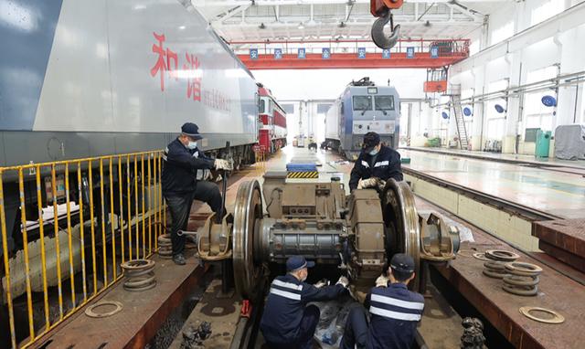 十不吊的内容是什么，起重机十不吊口诀（他们把安全责任扛在肩）