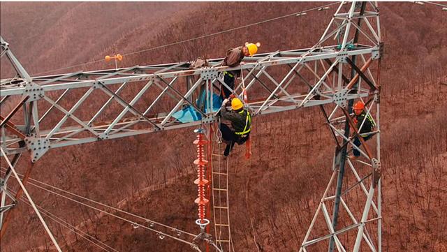 十不吊的内容是什么，起重机十不吊口诀（他们把安全责任扛在肩）