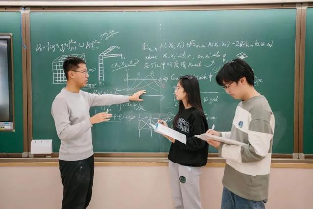 北京大学简介，北大学院简介（北大发布2022报考指南）