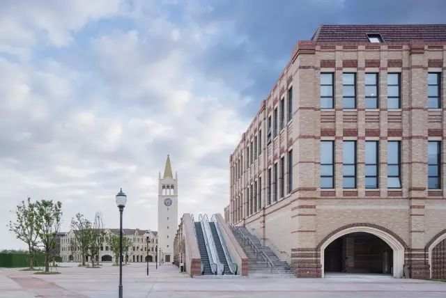 浙江大学在哪(全国十大名牌大学)