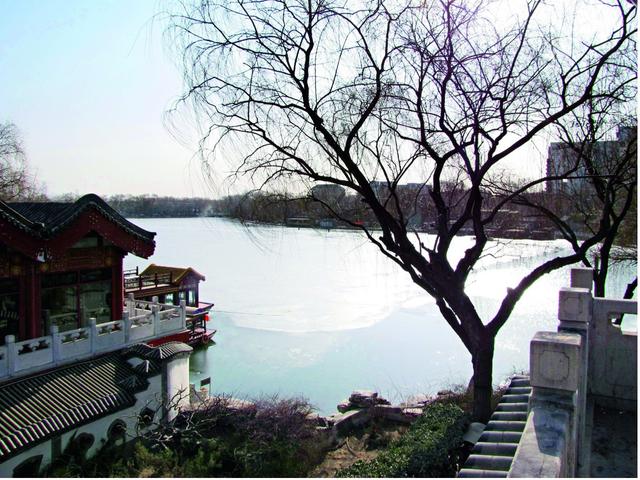 老北京爱逛的什刹海，辉煌人才市场离什么地铁站最近