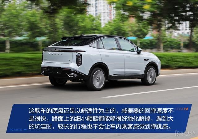 荣威750油耗，荣威750耗油量多少（全系标配2.0T+8AT）