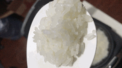 蒸大米的时候放些什么好吃，蒸大米加点什么东西更好吃（水里多加2样）