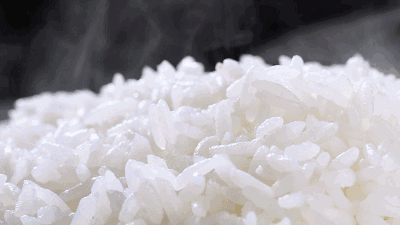 蒸大米的时候放些什么好吃，蒸大米加点什么东西更好吃（水里多加2样）