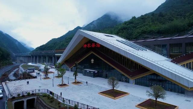 神农架旅游线路，神农架旅游线路设计（乘高铁到神农架游览六大景区）