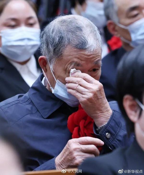 秘密的爱 歌词，歌曲排行（那个叫黄文秀的女孩永远停在了扶贫路上）