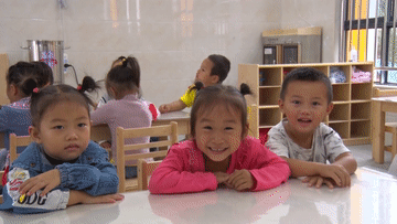 秘密的爱 歌词，歌曲排行（那个叫黄文秀的女孩永远停在了扶贫路上）