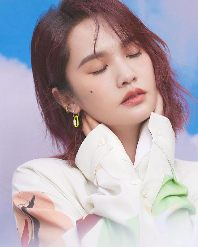 唯美女生写真图，唯美女生写真图片高清（杨丞琳发布梦幻唯美写真）