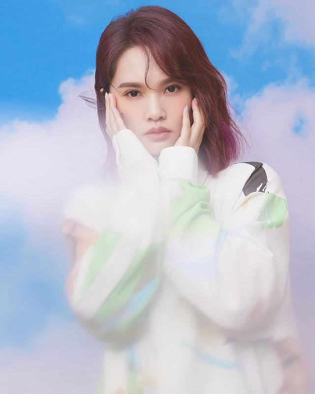 唯美女生写真图，唯美女生写真图片高清（杨丞琳发布梦幻唯美写真）