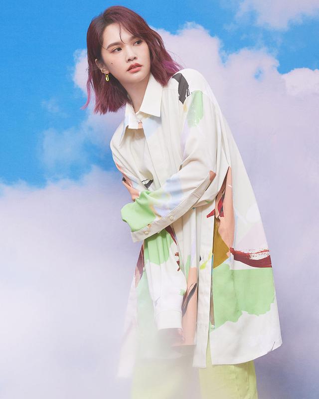 唯美女生写真图，唯美女生写真图片高清（杨丞琳发布梦幻唯美写真）