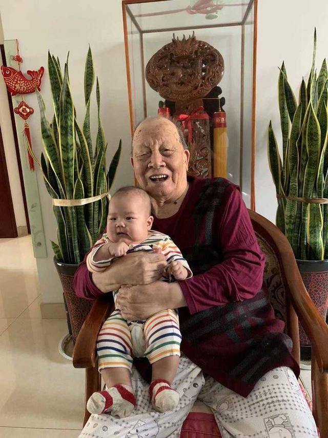 梦到大伞是什么意思，梦见大伞是什么意思（书写对父亲的思念）