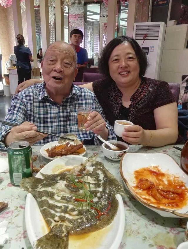 梦到大伞是什么意思，梦见大伞是什么意思（书写对父亲的思念）