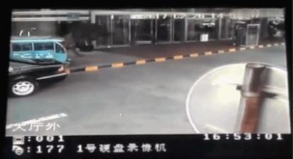 买车需要驾照吗，买车为什么不用驾驶证（“老年代步车”上手就会）