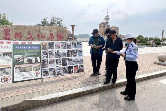 买车需要驾照吗，买车为什么不用驾驶证（“老年代步车”上手就会）