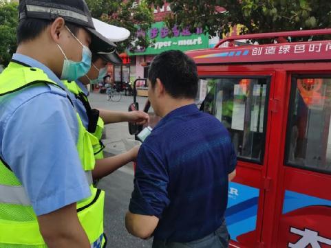 买车需要驾照吗，买车为什么不用驾驶证（“老年代步车”上手就会）