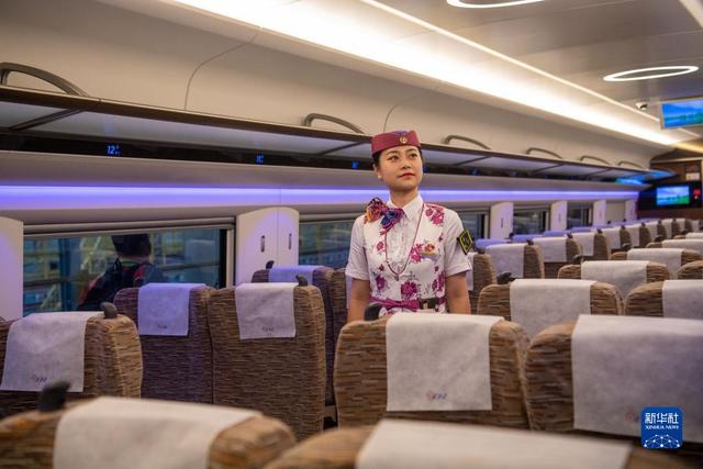 郑州到重庆高铁，郑渝高铁今起全线开通（郑州至重庆高速铁路全线贯通运营）