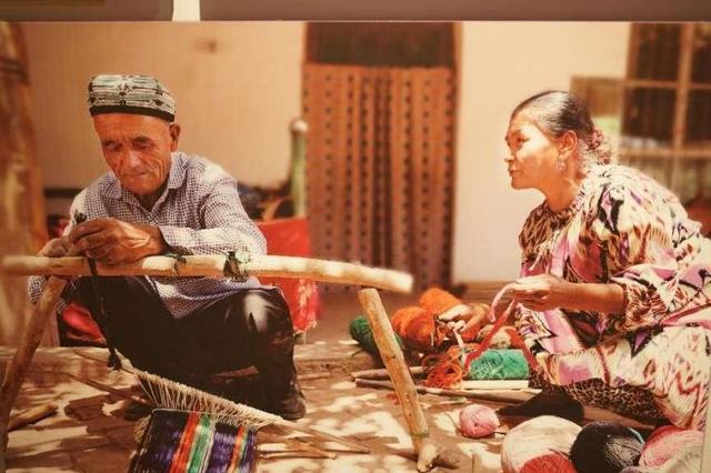 收获节的活动，求问收获节成就怎么做（共筑“杏”福人生——2022年阿克苏地区乡村文化旅游节系列活动之柯坪县第四届黄杏采摘节开幕）