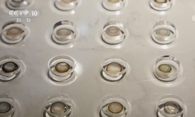 美瞳可以戴多久，日抛美瞳可以戴多久（损害角膜、缩小视野......这些戴美瞳的危害）