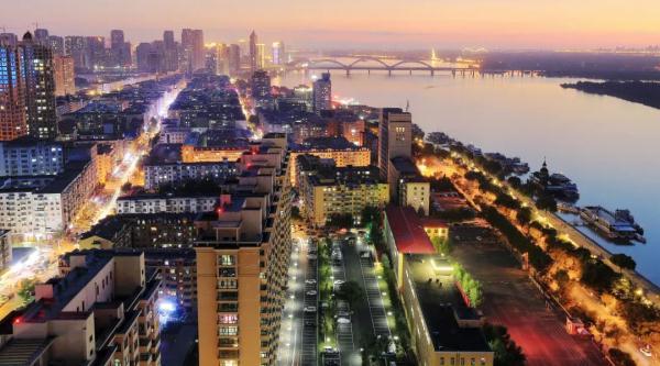 晚高峰是几点到几点，晚高峰限行是几点到几点（来看看龙江十二时辰）