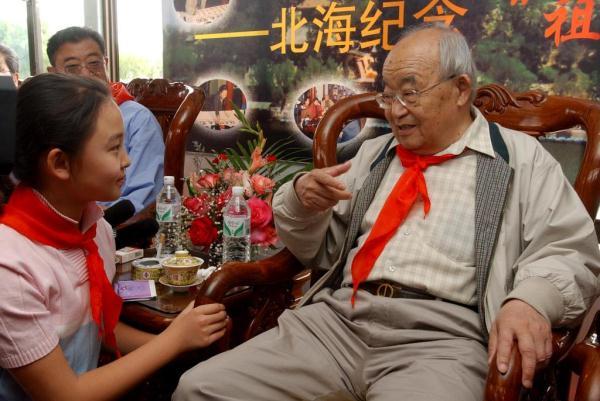 祖国的花朵歌词，祖国的花朵歌词歌谱（歌词就是家常饭粗布衣——追忆词作家乔羽）