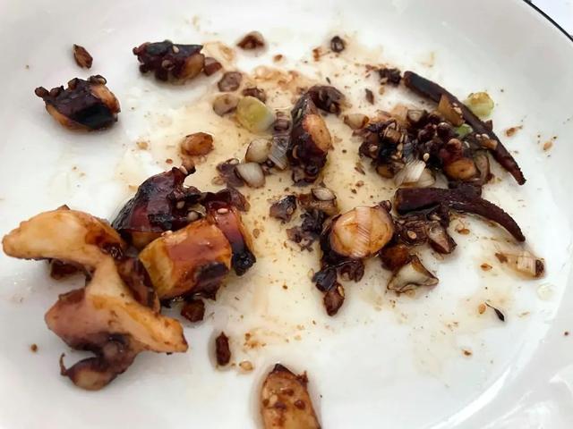 孜然鱿鱼的家常做法，干煸孜然鱿鱼的家常做法（超下饭的孜然鱿鱼须）