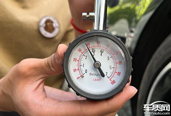 轮胎气压低还能开吗，车胎气压低还能开吗（质用车：胎压都打2.5bar）
