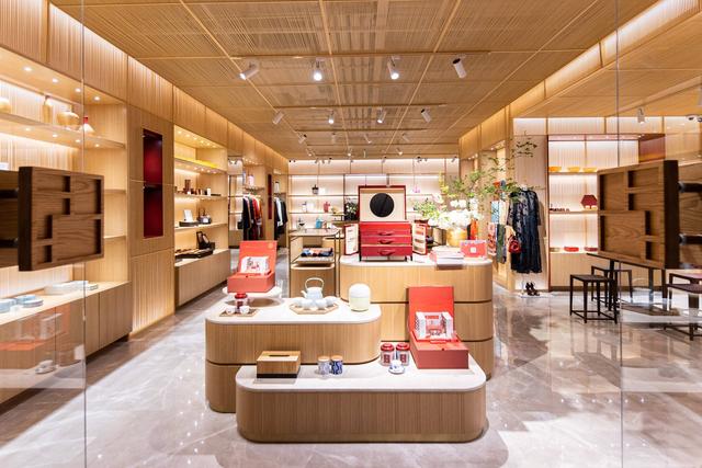 爱马仕旗下品牌店铺，爱马仕投资的中式奢侈品牌“上下”关闭北京地标性门店