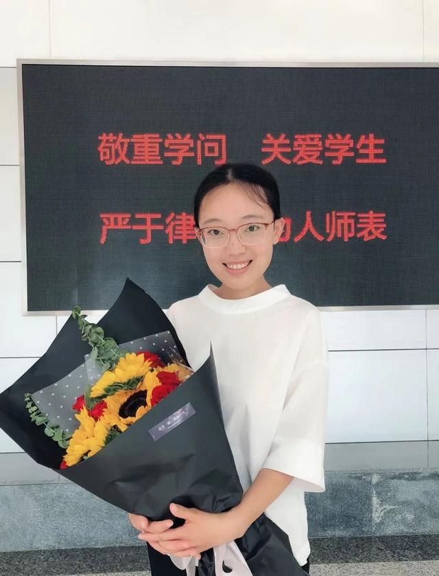 后来我渐渐忘记了那个人的样子 新的生活就这样改变上演，后来我渐渐忘记了那个人的样子是什么歌（那些报错高考志愿的人图片）
