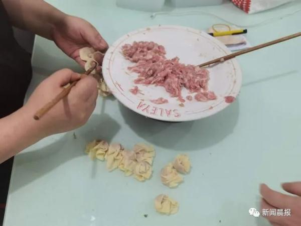 什么是抄手，抄手和馄饨的区别图片（三十年弄堂小馄饨这样做……）