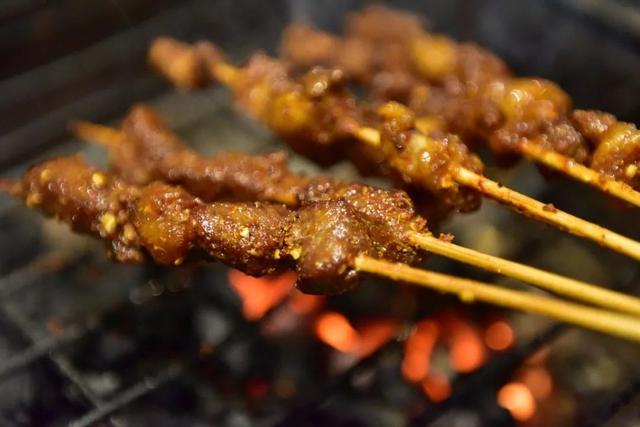 老雪花多少度，老雪花多少度酒精（你的夏夜被谁承包）