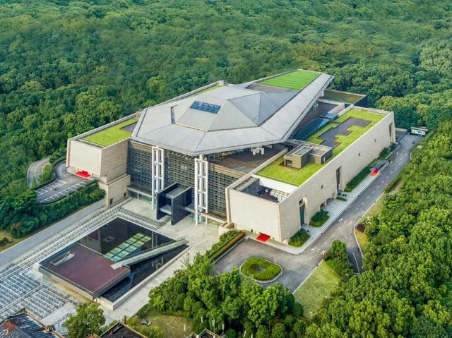 湘雅医学院在哪个区，中南大学湘雅医学院在哪个区（长沙地铁6号线沿线打卡攻略来了）