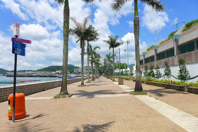 香港女人街，在“声生不息”的港乐里