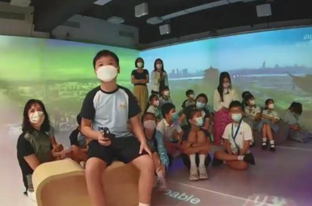 香港紫荆花广场，钱其琛简历（武汉香港两地小朋友视频连线）