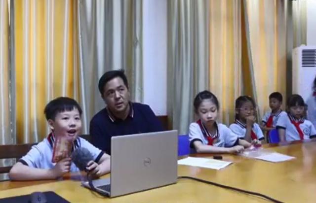 香港紫荆花广场，钱其琛简历（武汉香港两地小朋友视频连线）