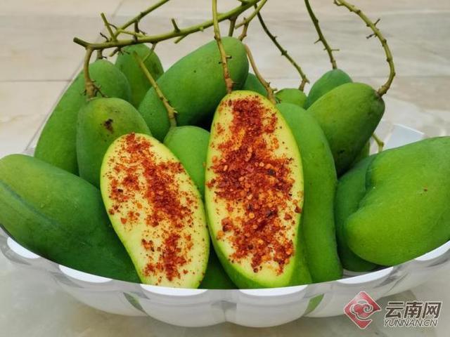 青芒果怎么吃，青芒果怎么吃图解法（青芒果——夏天一道酸甜的美味）